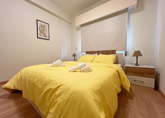 Albert's Mackenzie 001 Apartment