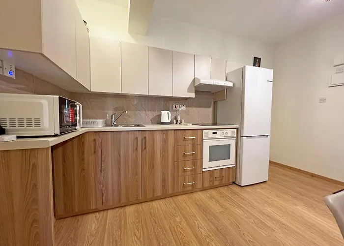 Albert's Mackenzie 001 Apartament Larnaca