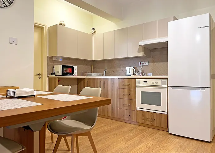 Apartment Albert's Mackenzie 001 Larnaca