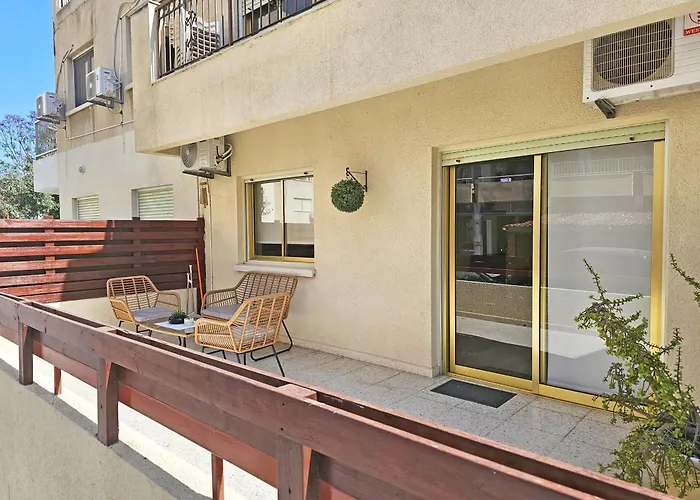 Albert's Mackenzie 001 Apartment *