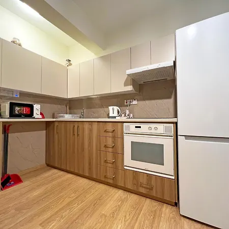 Albert's Mackenzie 001 *