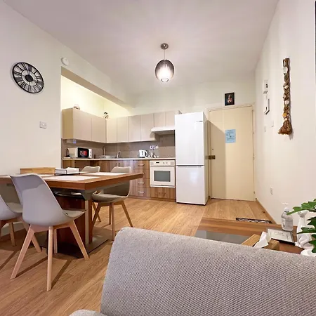 Апартаменты Albert's Mackenzie 001 Ларнака